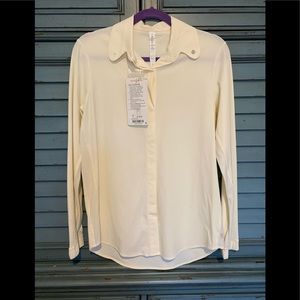 Lululemon Day Trip Blouse - looks comfy to travel